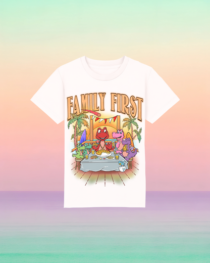 Family First – Kinder-T-Shirt mit Frontprint-Botschaft