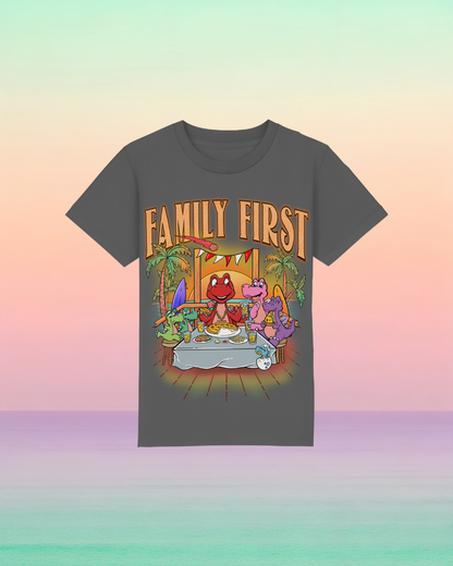 Family First – Kinder-T-Shirt mit Frontprint-Botschaft